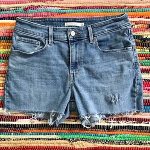 Levi’s ~ Midrise Skinny cutoff jean shorts